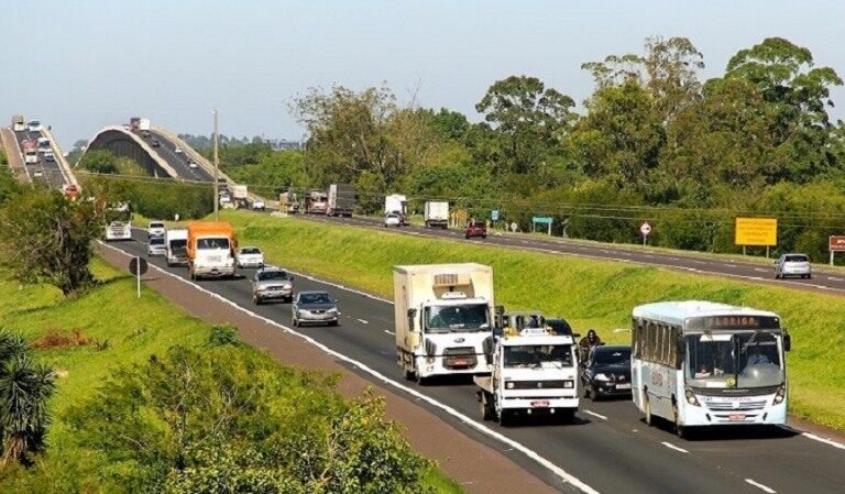 Motoristas profissionais com toxicológico realizado há mais de dois anos e meio devem renovar o exame