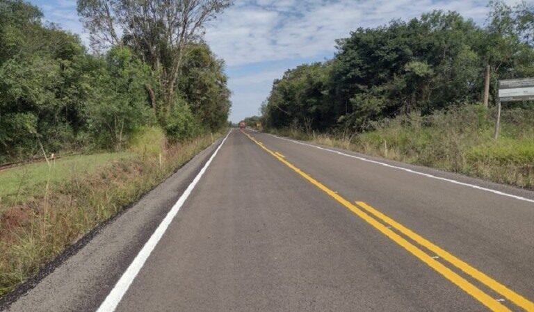 Ligação entre Cerro Largo e Rolador recebe serviços de pavimentação